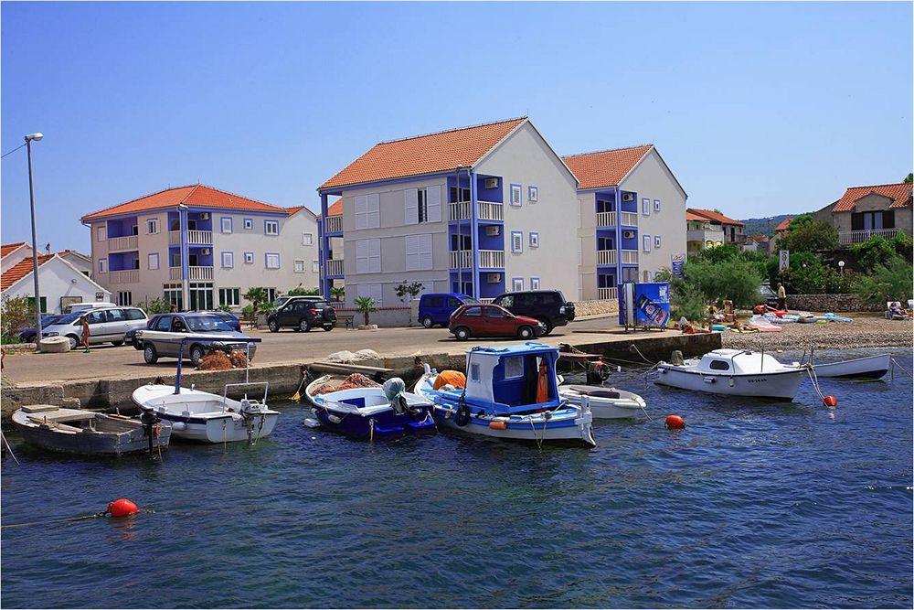 Aparthotel Marina Gromela Mirce エクステリア 写真
